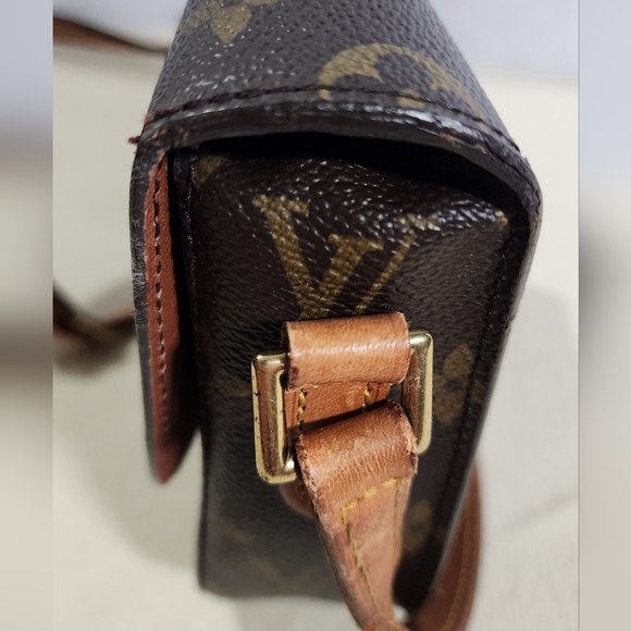 Louis Vuitton St. Cloud pm (smallest size). 1988 Int pocket glued shut. - Picture 16 of 16